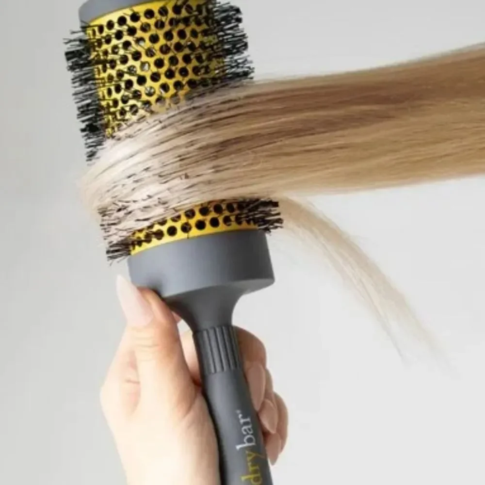 Drybar Double Pint Large‎ 2.75 Ceramic Barrel Brush